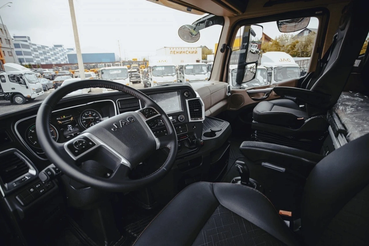Седельный тягач JAC K7 — фото, цена, характеристики
