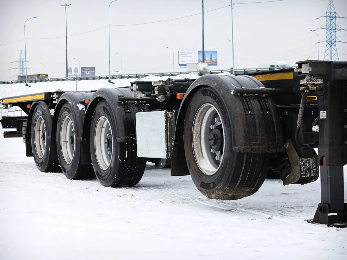 Полуприцеп контейнеровоз Тонар K4-U (99891) из нашего арендного парка — фото, цена, характеристики